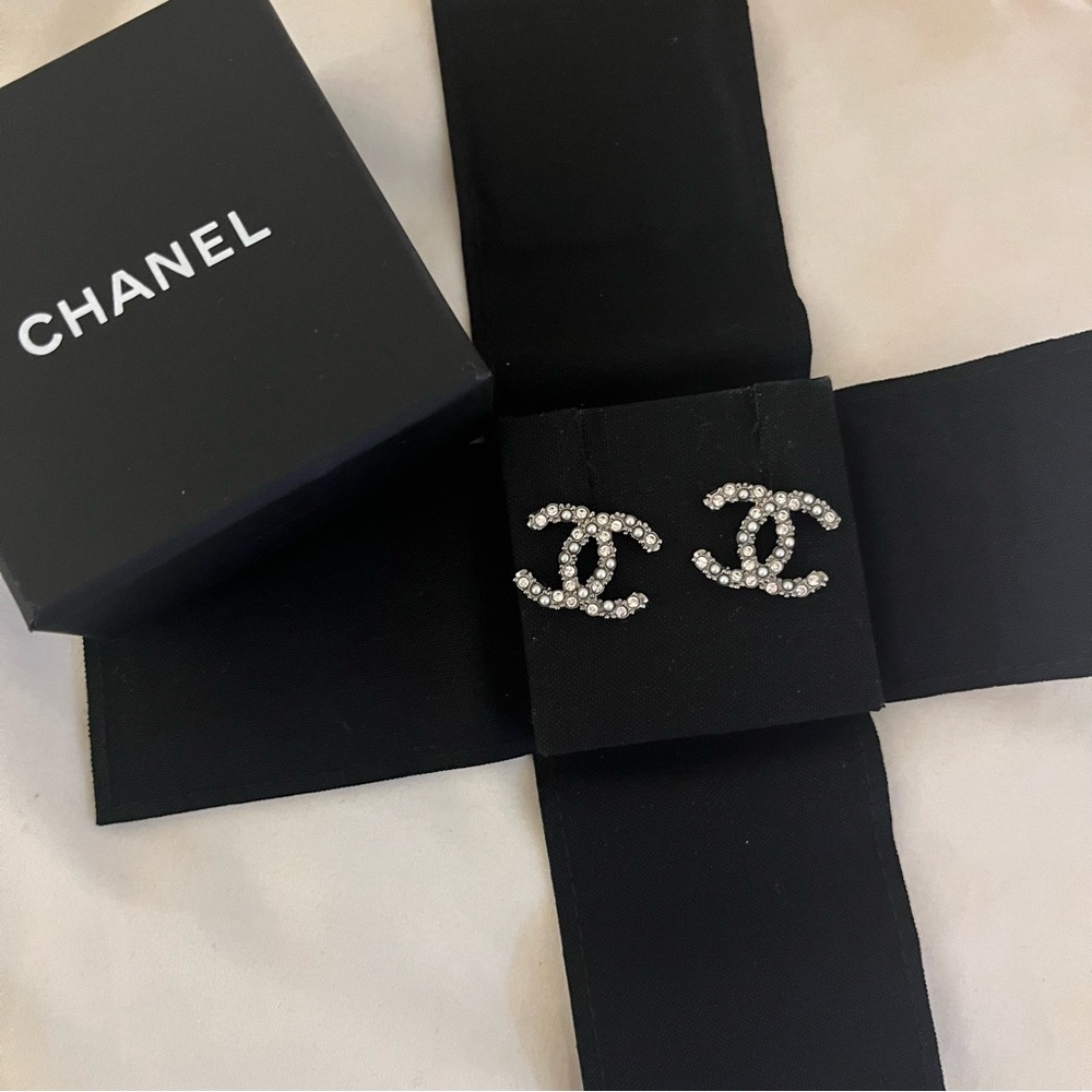 Authentic Chanel CC Logo Crystal Earrings Ruthenium Hardware